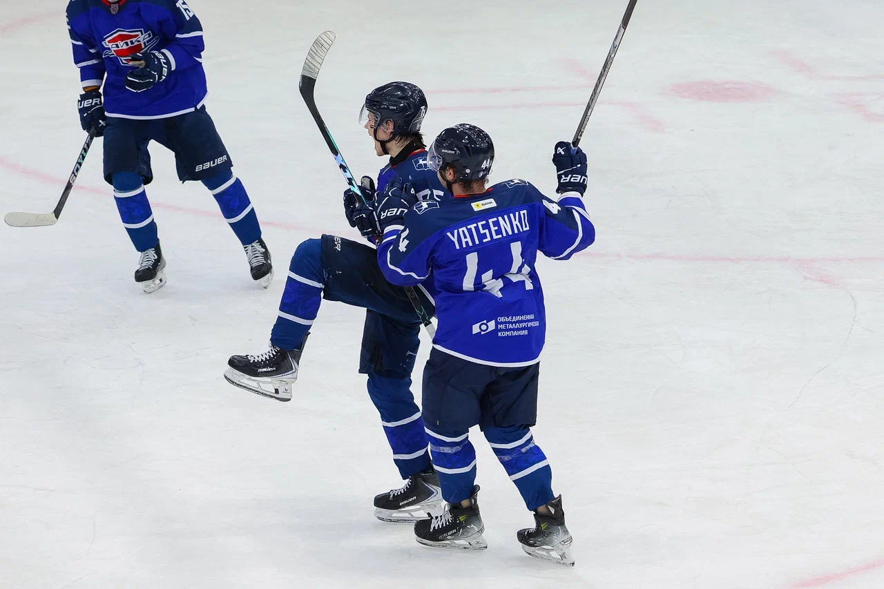 «Чайка» уверенно обыграла «Белых Медведей»